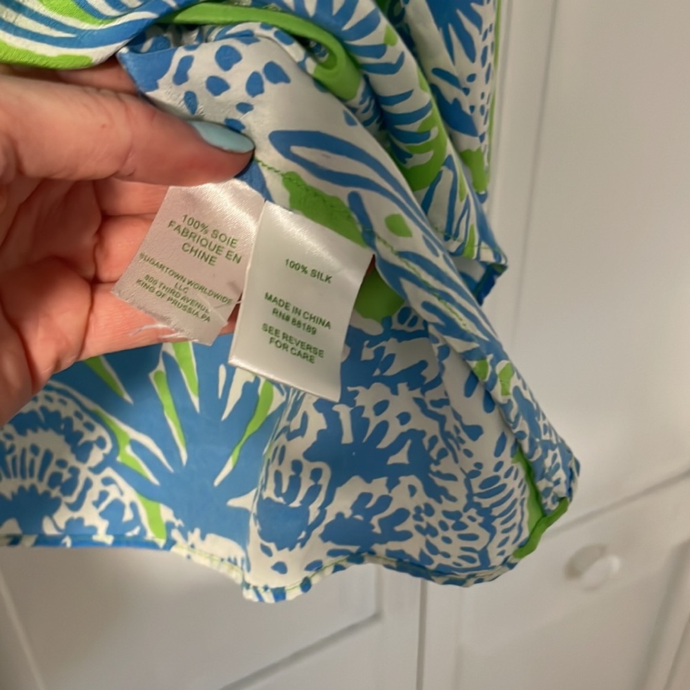 Lilly Pulitzer blouse - Picture 3 of 4